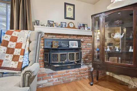 202 E Warren St, Taft, CA 93268 photo 9