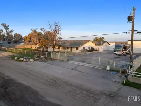 9521 Fritz St, Bakersfield, CA 93307