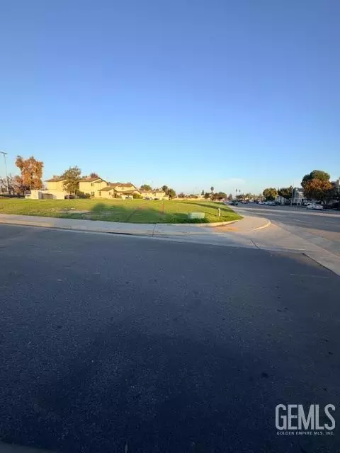 0 2518 7th St, Wasco, CA 93280 photo 2
