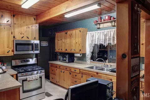 Kitchen - 45734 Hathily, Posey, CA 93260 photo 1 of 1