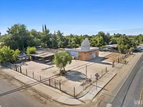 18499 Shafter Ave, Shafter, CA 93263 photo 2