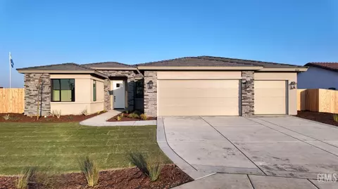 500 Carnaby St, Bakersfield, CA 93314