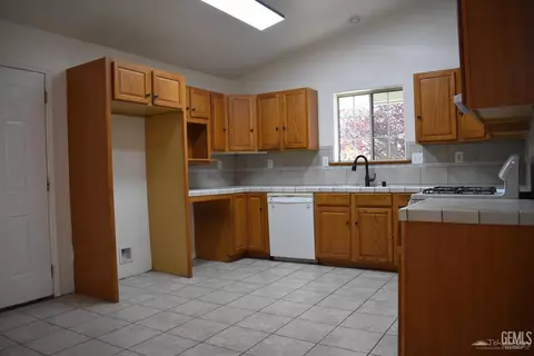 1150 Hickory Ln, Tehachapi, CA 93561 photo 3