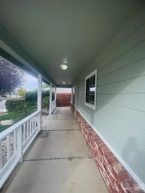 1150 Hickory Ln, Tehachapi, CA 93561 photo 2