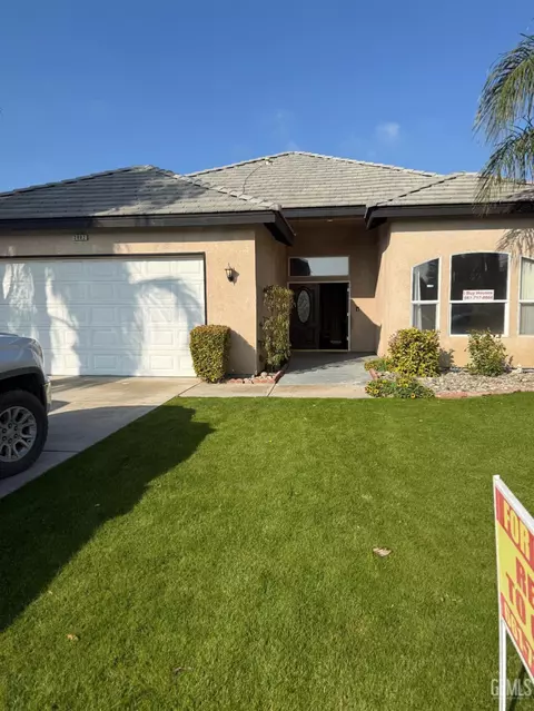 2802 Silver Shore Ln, Bakersfield, CA 93313