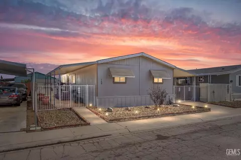 1301 Taft Hwy #166, Bakersfield, CA 93307