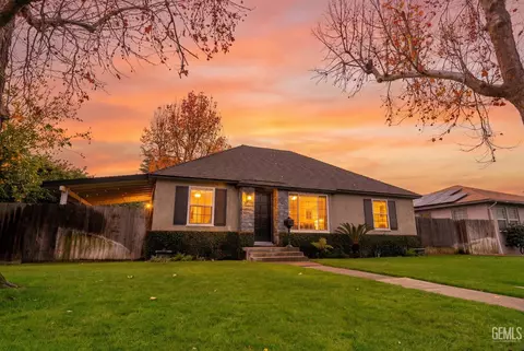 3029 Spruce St, Bakersfield, CA 93301