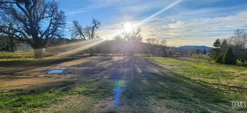 26600 Bear Valley Rd, Tehachapi, CA 93561 photo 3