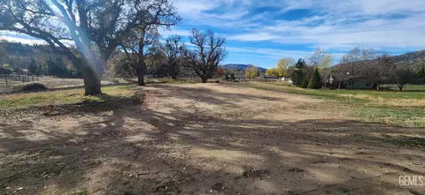26600 Bear Valley Rd, Tehachapi, CA 93561