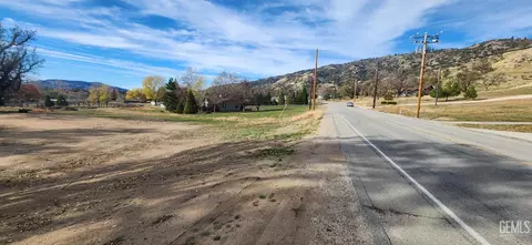 26600 Bear Valley Rd, Tehachapi, CA 93561 photo 2