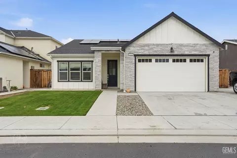 Exterior - 9014 Sevenleaf Way, Shafter, CA 93263 photo 1 of 7