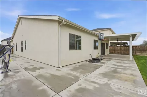 Exterior - 9014 Sevenleaf Way, Shafter, CA 93263 photo 5 of 7