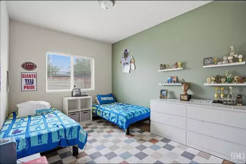 Bedroom - 9014 Sevenleaf Way, Shafter, CA 93263 photo 2 of 2