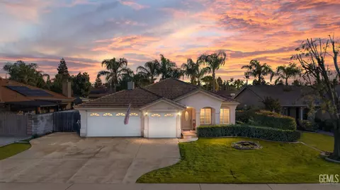 10125 Pavilion Dr, Bakersfield, CA 93312