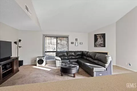 2 Village Ln, Tehachapi, CA 93561 photo 8