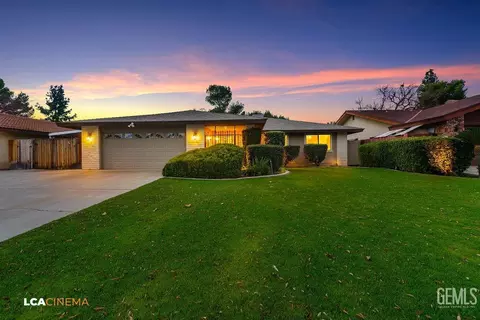 513 Bermuda St, Bakersfield, CA 93309