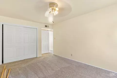 Bedroom - 23941 Jacaranda Dr, Tehachapi, CA 93561 photo 4 of 5