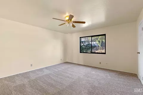 Bedroom - 23941 Jacaranda Dr, Tehachapi, CA 93561 photo 1 of 5