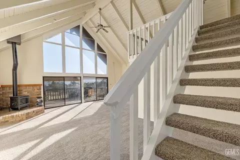 Living - 23941 Jacaranda Dr, Tehachapi, CA 93561 photo 1 of 3