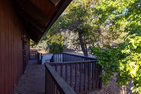 Exterior - 23941 Jacaranda Dr, Tehachapi, CA 93561 photo 4 of 10