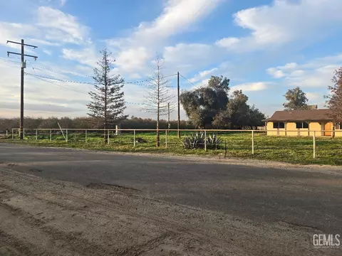 446 Wright Ave, Pixley, CA 93256 photo 4