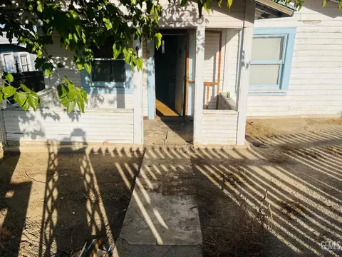 614 Shattuck Ave, Taft, CA 93268