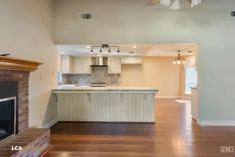 3717 Abbott Dr, Bakersfield, CA 93312 photo 9