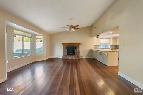 3717 Abbott Dr, Bakersfield, CA 93312 photo 5