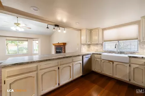 3717 Abbott Dr, Bakersfield, CA 93312 photo 11