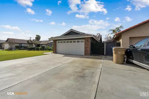 3717 Abbott Dr, Bakersfield, CA 93312 photo 3