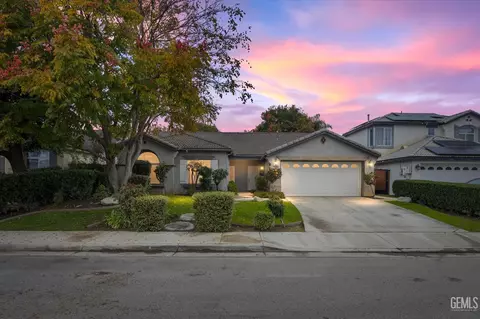 12716 Woodson Bridge Dr, Bakersfield, CA 93311