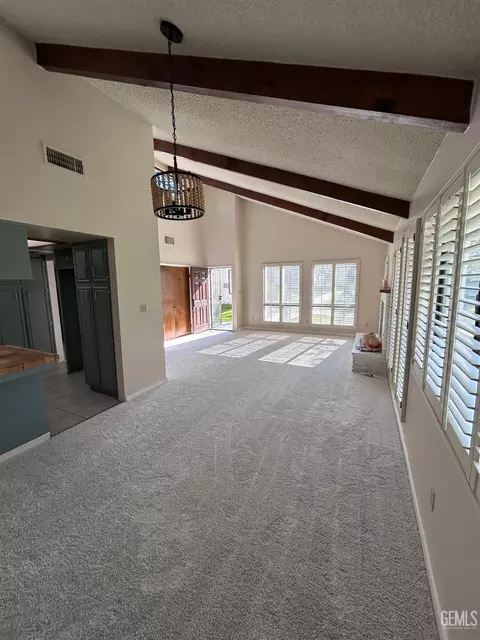 Living - 309 S 10th St, Taft, CA 93268 photo 4 of 4