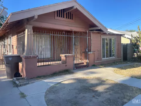 2122 Palm St, Bakersfield, CA 93304