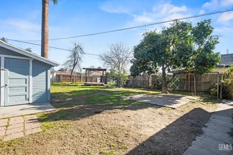 Exterior - 416 Beech St, Bakersfield, CA 93304 photo 9 of 9