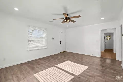 Living - 416 Beech St, Bakersfield, CA 93304 photo 1 of 1