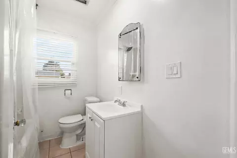 Bath - 416 Beech St, Bakersfield, CA 93304 photo 1 of 1