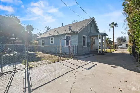 Exterior - 416 Beech St, Bakersfield, CA 93304 photo 4 of 9