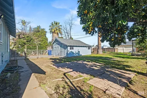 Exterior - 416 Beech St, Bakersfield, CA 93304 photo 5 of 9