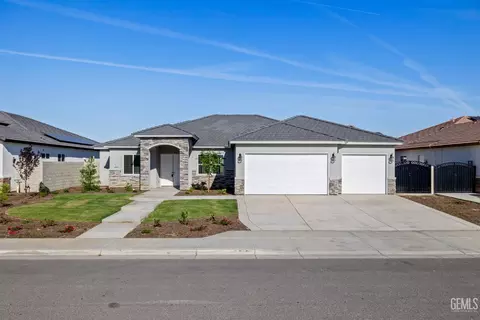 7516 Ruthburg Way, Bakersfield, CA 93314