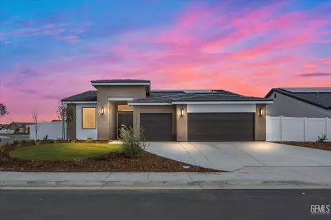 Exterior - 7014 Orchard View Dr, Bakersfield, CA 93314 photo 1 of 8