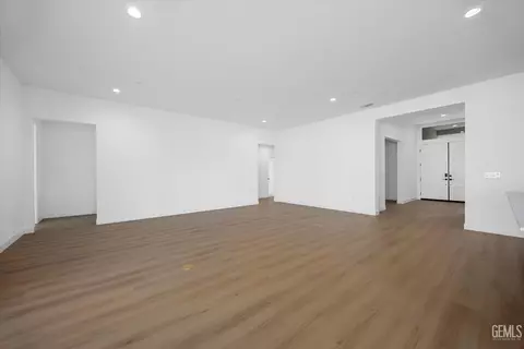 Entry Way - 7014 Orchard View Dr, Bakersfield, CA 93314 photo 6 of 13