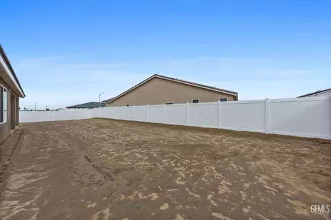 Exterior - 7014 Orchard View Dr, Bakersfield, CA 93314 photo 6 of 8