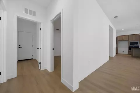 Entry Way - 7014 Orchard View Dr, Bakersfield, CA 93314 photo 11 of 13