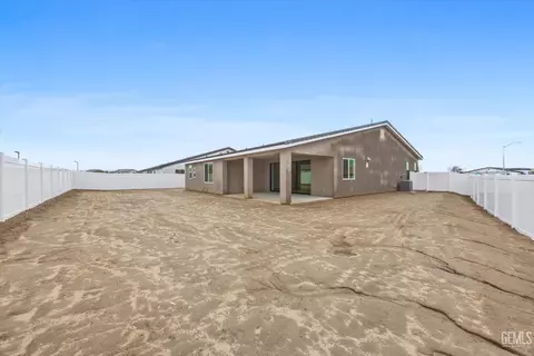 Exterior - 7014 Orchard View Dr, Bakersfield, CA 93314 photo 4 of 8