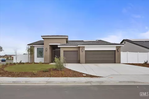 Exterior - 7014 Orchard View Dr, Bakersfield, CA 93314 photo 2 of 8