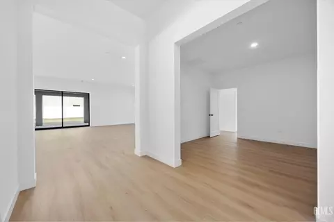 Entry Way - 7014 Orchard View Dr, Bakersfield, CA 93314 photo 4 of 13