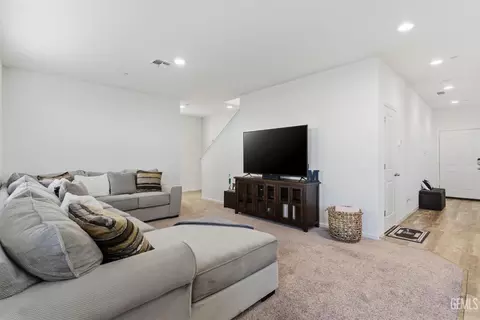 5828 Commonwealth Ave, Bakersfield, CA 93313 photo 10