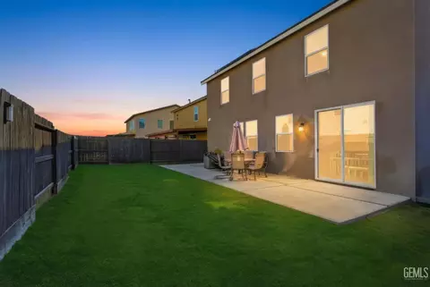 5828 Commonwealth Ave, Bakersfield, CA 93313 photo 2