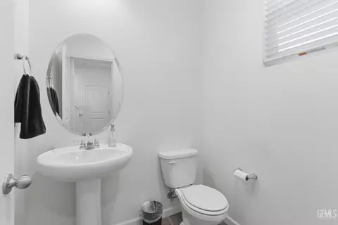 5828 Commonwealth Ave, Bakersfield, CA 93313 photo 12
