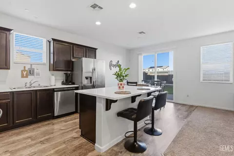 5828 Commonwealth Ave, Bakersfield, CA 93313 photo 4